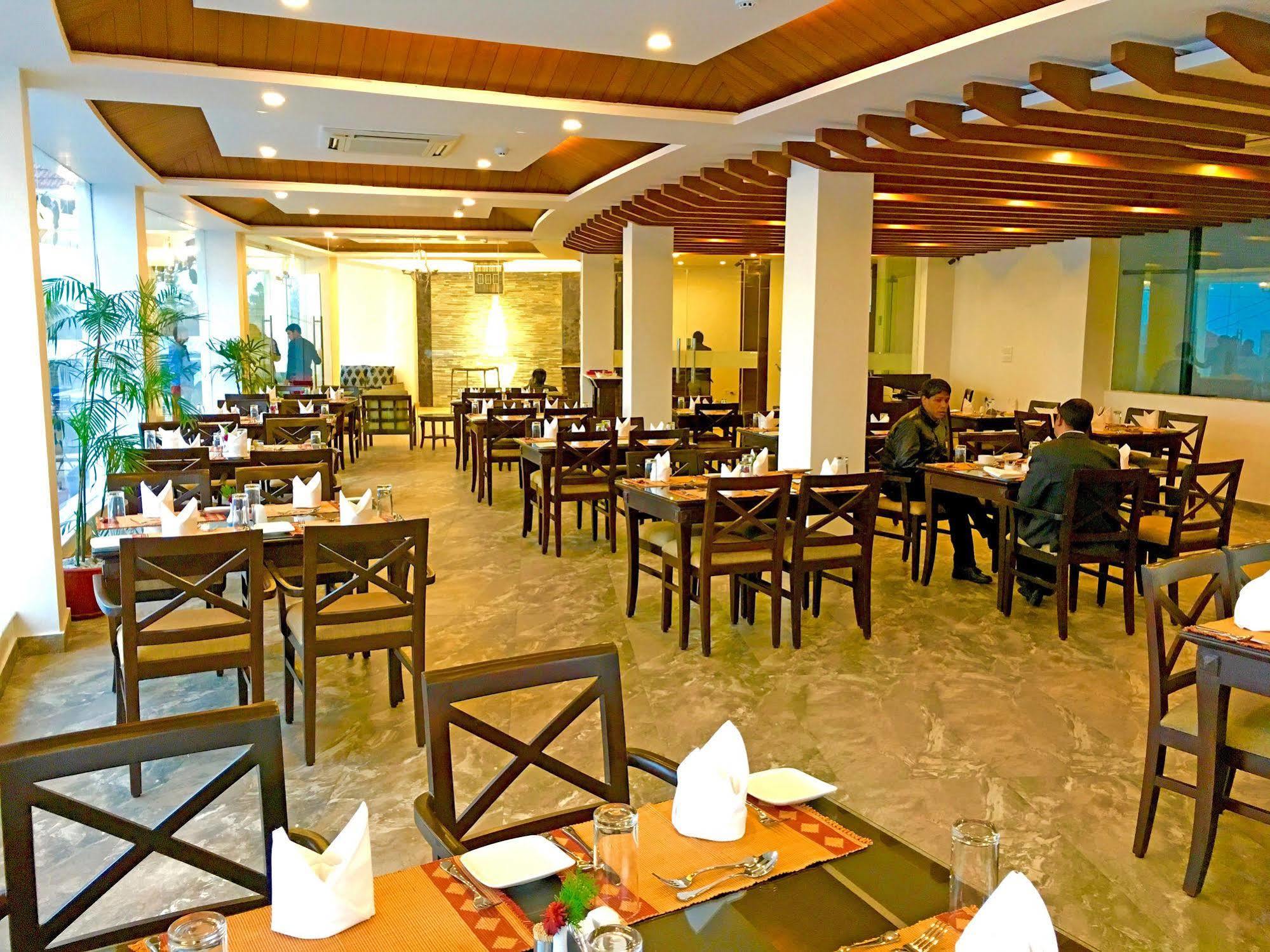 Himalayan Front Hotel By Kgh Group Pokhara Kültér fotó